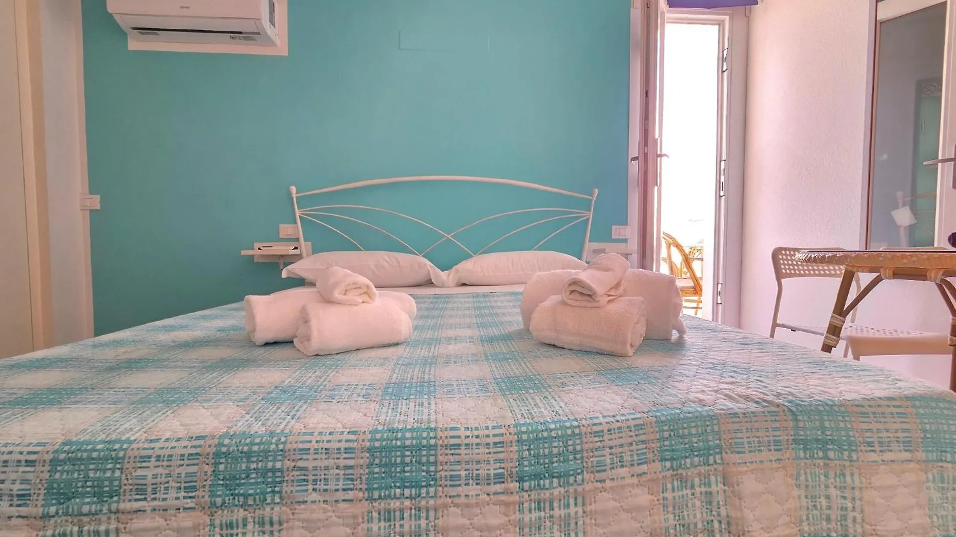 B&B Litoranea 80 폴로니카