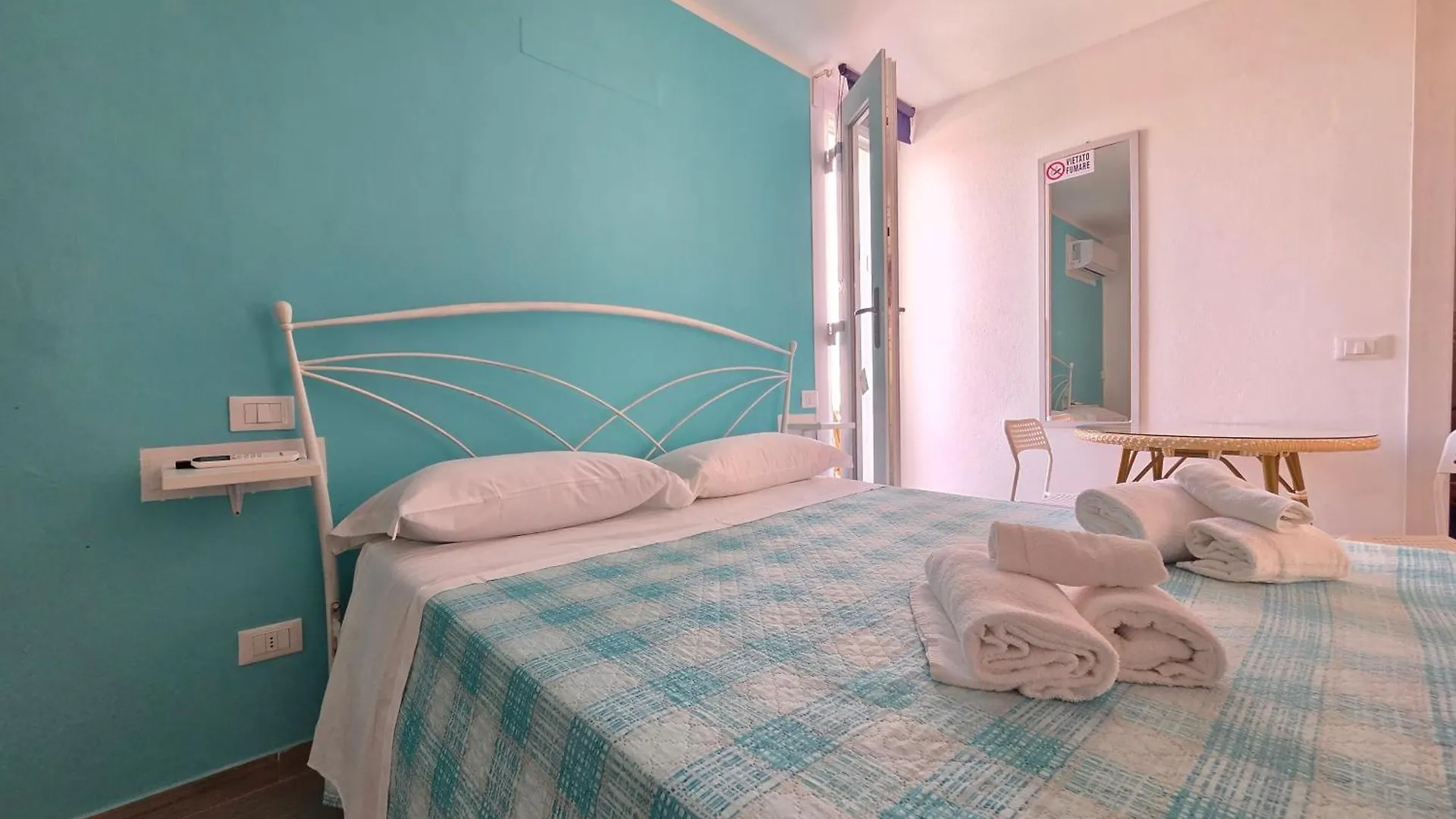 B&B Litoranea 80 폴로니카