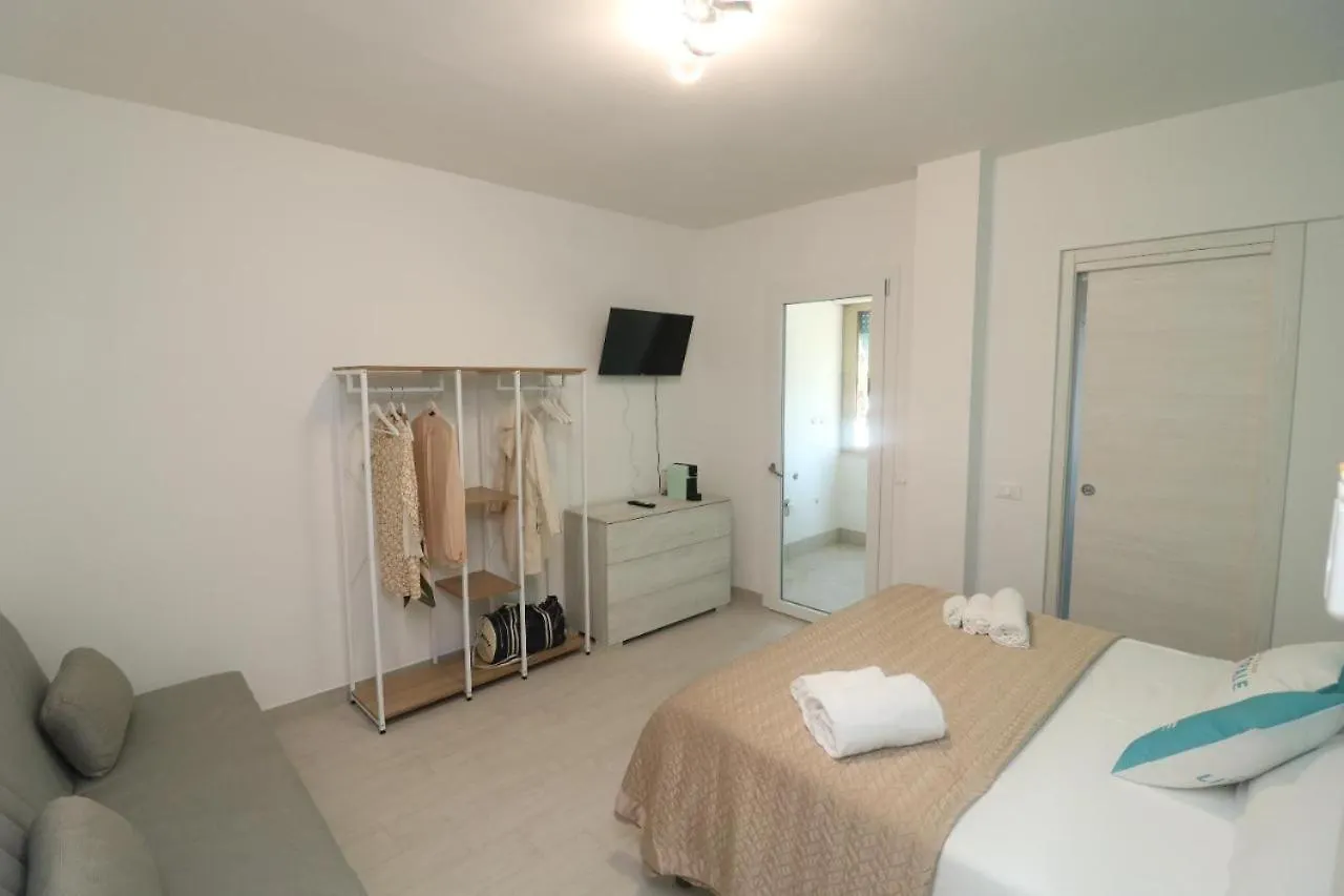 Litoranea 80 Bed & Breakfast Follonica