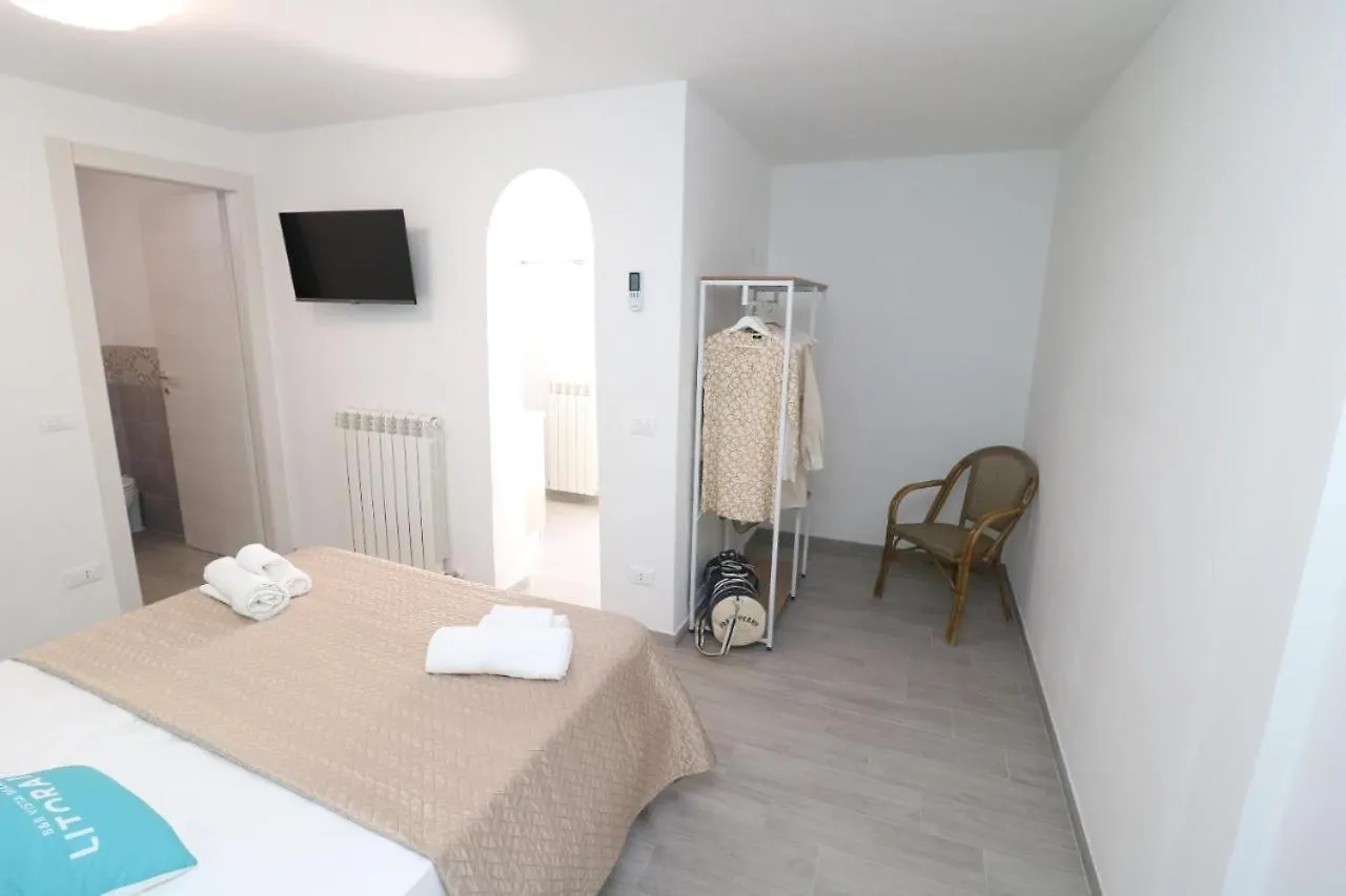 Litoranea 80 Bed & Breakfast Follonica